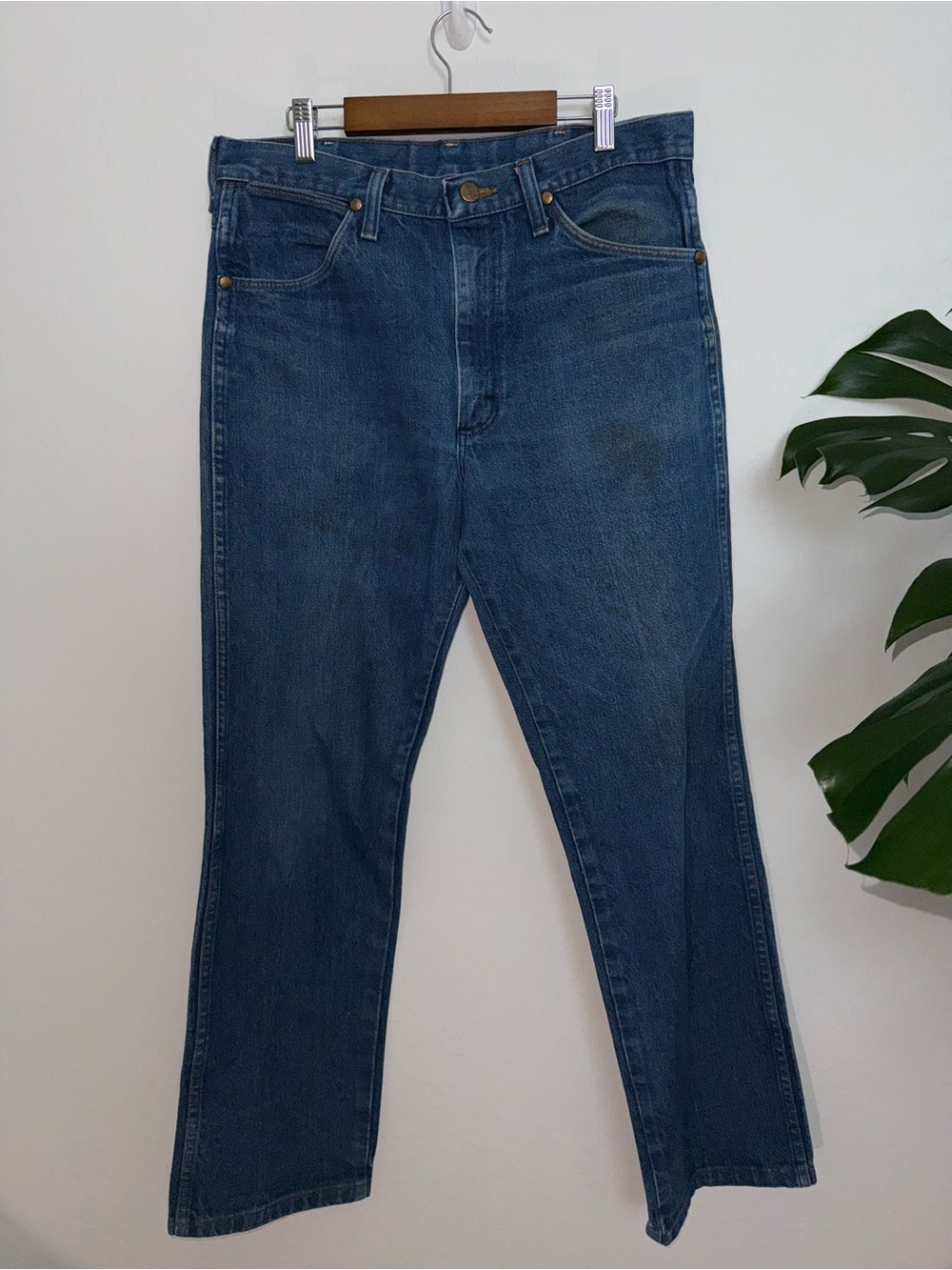 Wrangler Men’s Light Blue Denim Relaxed Jeans 100% Cotton